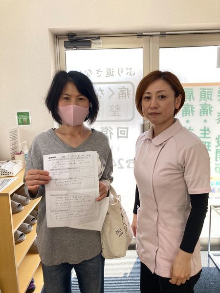 岡崎　50代女性　肩甲骨・首のこり、痛み　手足のしびれ　2ショット.jpg